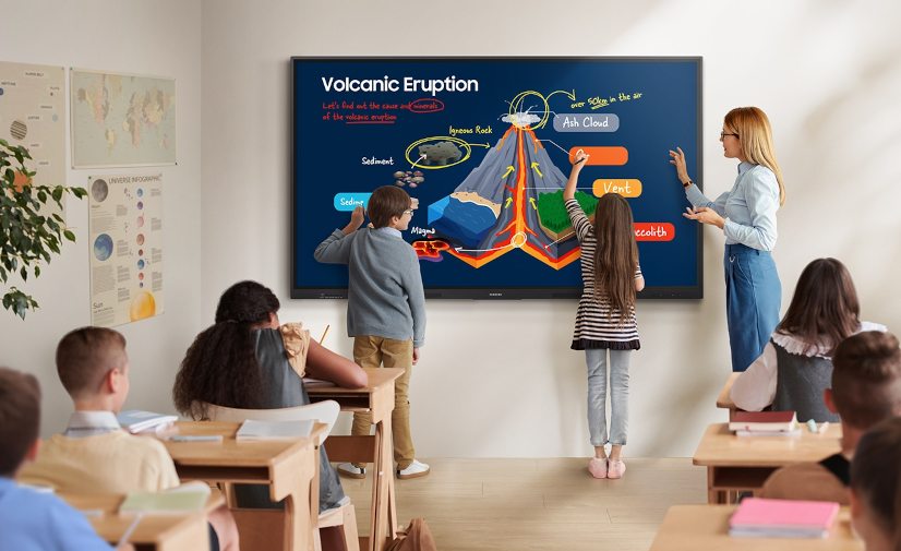 L'écran interactif SAMSUNG série WAF existe en 65, 75 et 86 pouces - Ecole