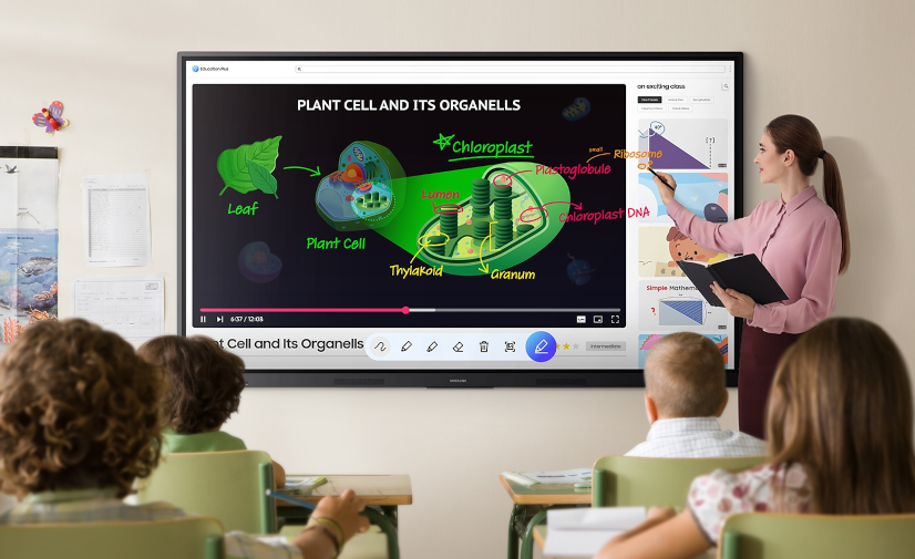 L'écran interactif SAMSUNG série WAF existe en 65, 75 et 86 pouces